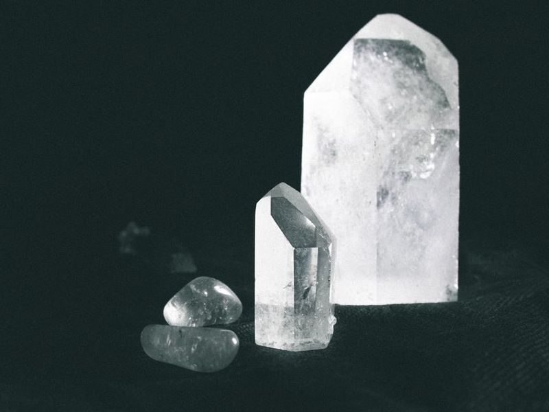 Quartz aggregate before manufacture